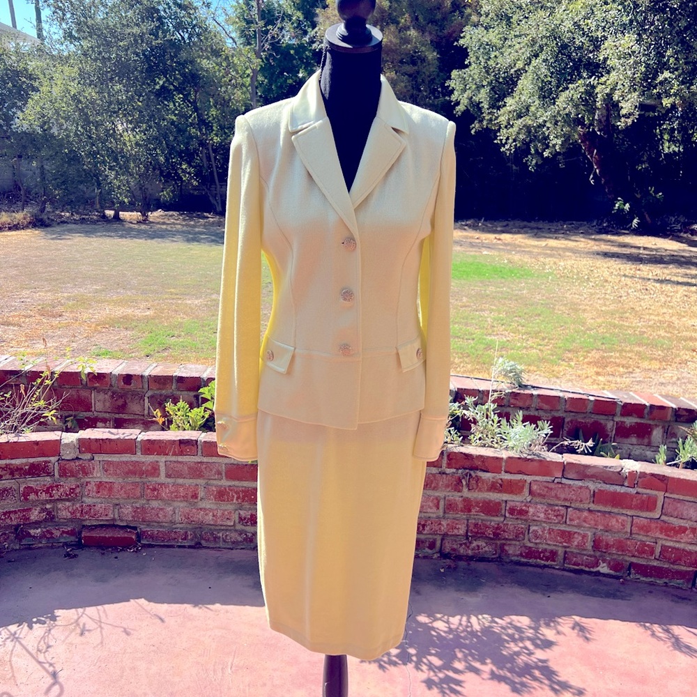 St. John Evening 3 piece suit. Jacket size 6, skirt 8, tank small